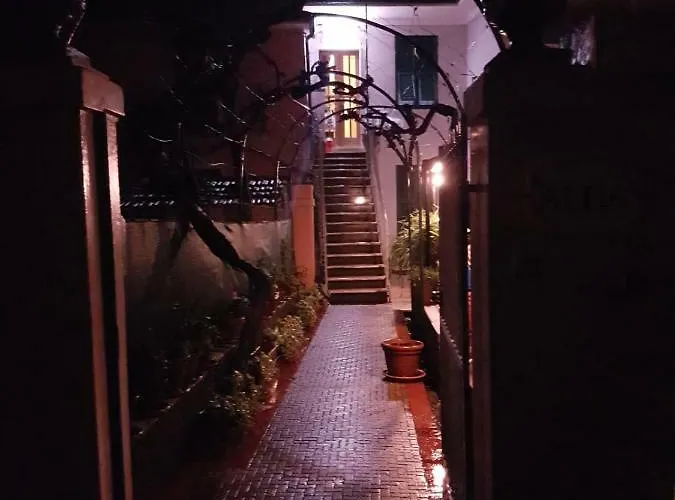 Alda فندق مبيت وإفطار ليفانتو